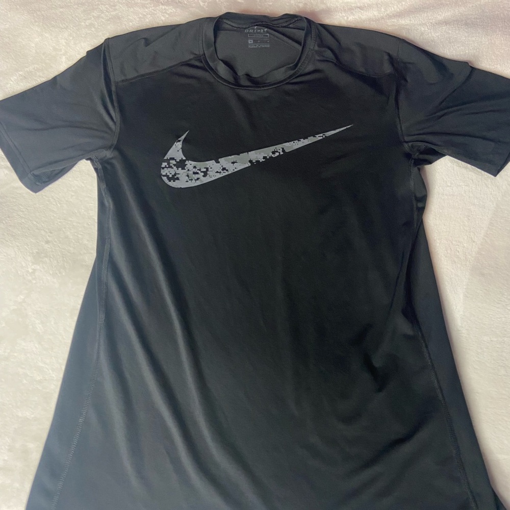 Black Nike Dry-fit T-shirt